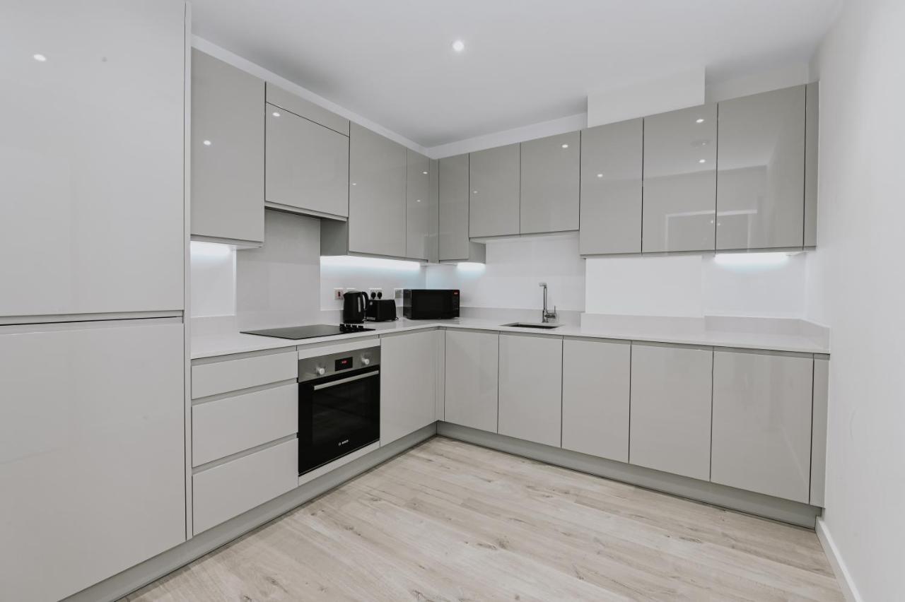 Khayat Homes - The Owelor - Two Bed Londra Exterior foto